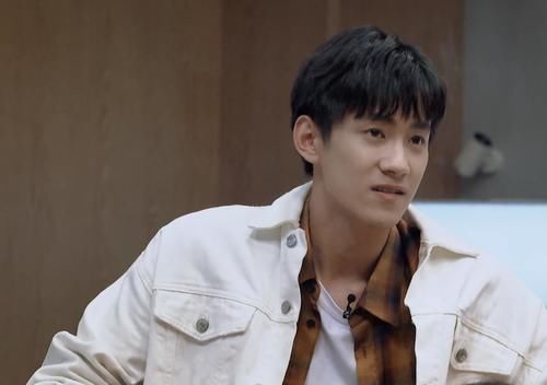  拔丝|演员：拔丝情侣再合作，晏紫东私下吐露心声，网友：看不上她直说