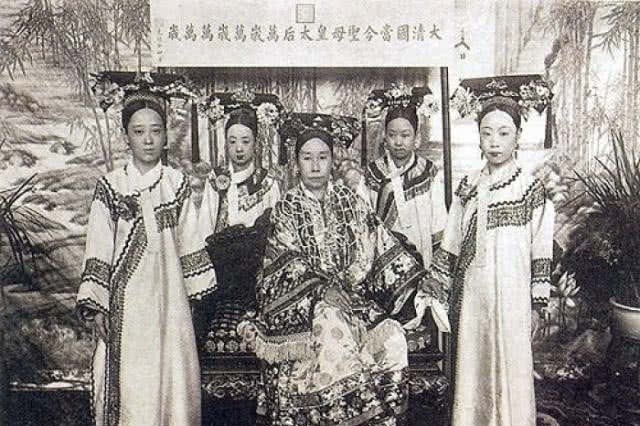 乔家|慈禧逃亡时向乔家借10万两白银,问:要何赏赐?乔家:只要4个字!