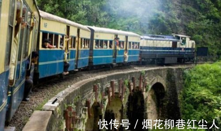 火车厕所为什么要排粪便到铁轨上?不感觉