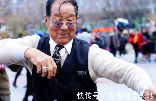 周大爷|血脂高不高,3处会“报警”,1处也没有,恭喜,血脂很正常