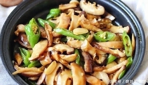 香菇|香菇和此物一起炒,每天炒一盘,赶走癌细胞,燃烧脂肪,越吃越瘦