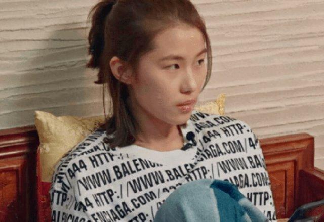 小富|“女巨婴”16岁了吃饭还靠妈喂，每日花销过万，她的现状怎样