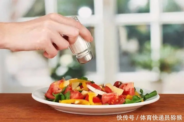血脂高的人，通常会有3个特征，占1个，最好去检查一下