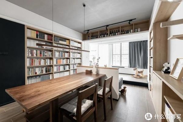 客厅|舍弃客厅,不买茶几!福建90后男主的家,因媲美图书馆而走红网络