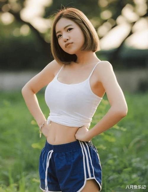 谁说短发女生不好看简约阳光的装扮，尽情绽放少女的魅力