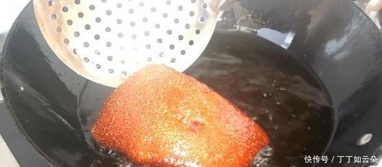 梅菜扣肉这样做太好吃了,就连大厨都点赞,亲戚朋友抢着吃