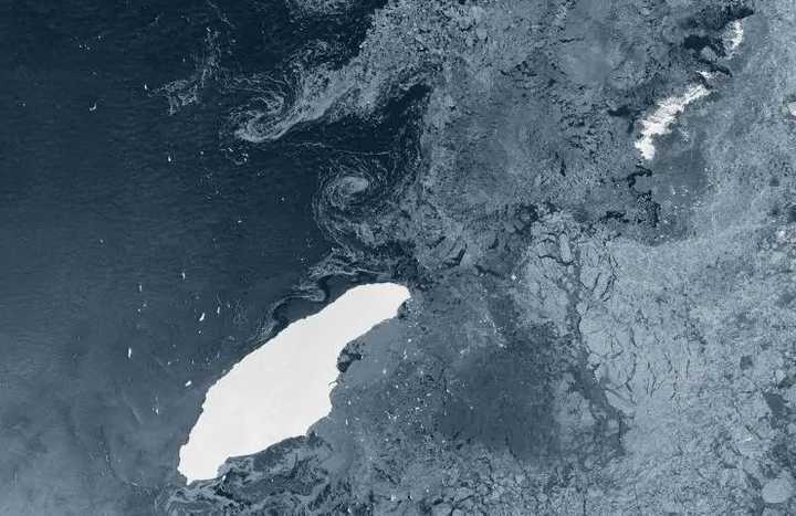 南极 能放下130个澳门，全球最大冰山刚从南极崩落，知道它有多少水吗