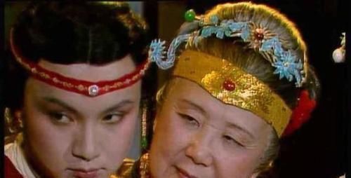 为了贾宝玉,贾母连基本的的脸面都不要了,竟然直接这样对贾珍