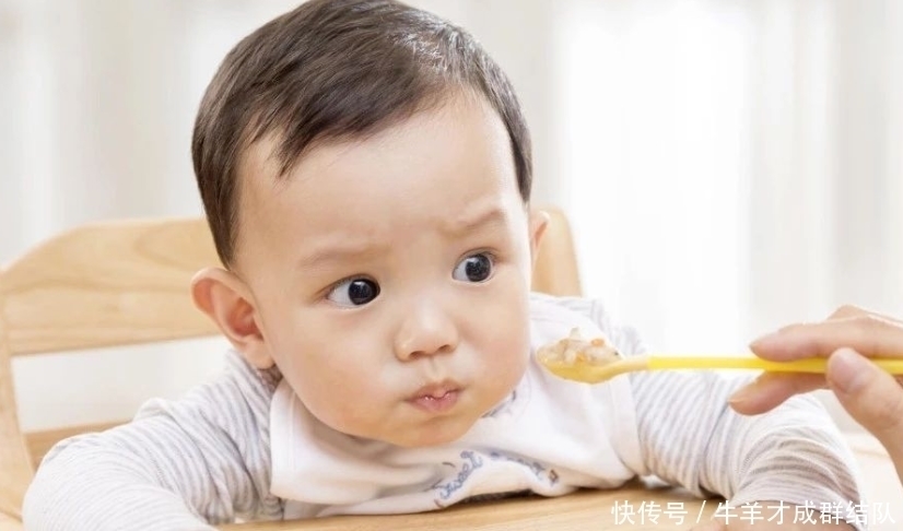 喂养|孩子积食不消化,少进食可治标不治本,疏通消化才是关键