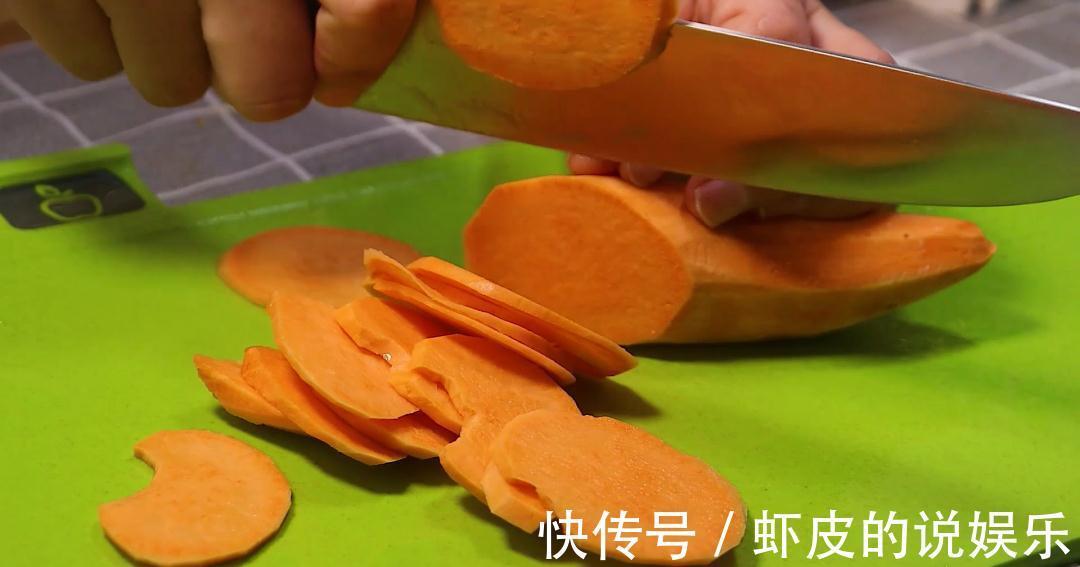 红薯别烤着吃了,比蛋糕好吃百倍,补钙又补脑,宝宝吃光了