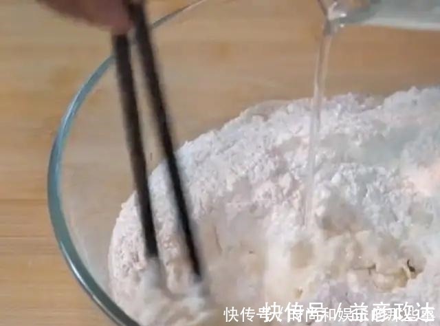 柔软|柔软冠军非它莫属，发面葱花饼新做法，100%成功零失败！