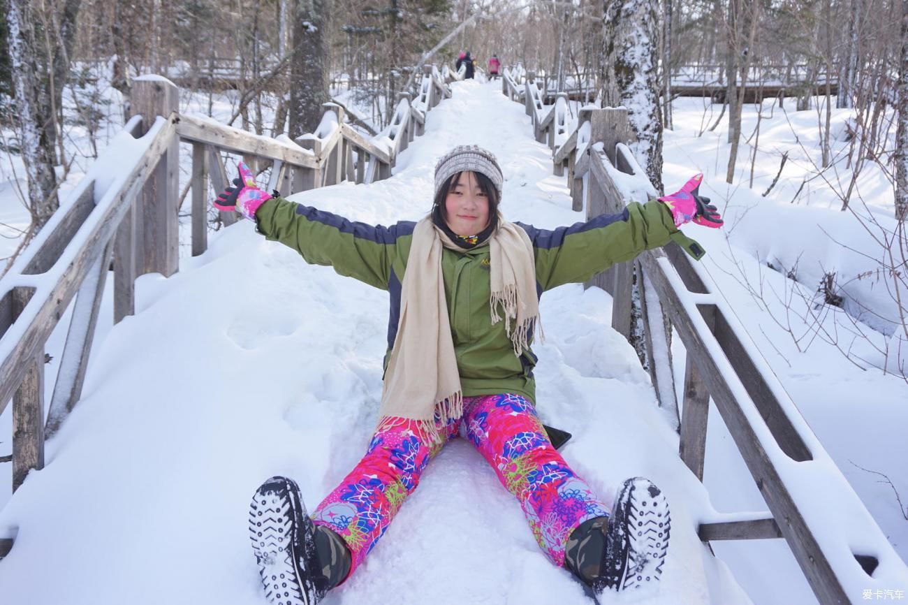 你在南方的艳阳里，大雪纷飞，我在北方的寒夜里，四季如春……