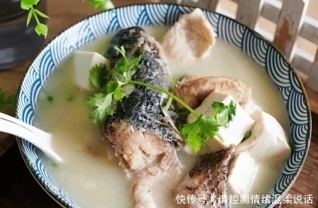 大蒜|煮鱼汤,牢记“2要3不放”,不管煮什么鱼,都鲜香入味,营养十足