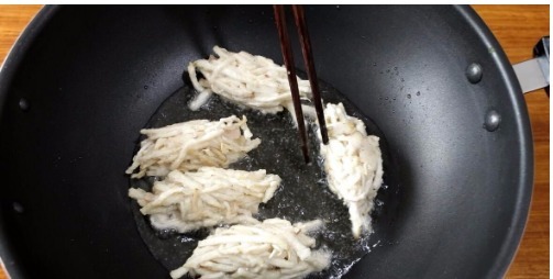 香酥|教你杏鲍菇的新做法,不炒不蒸不凉拌,香酥美味,越吃越香