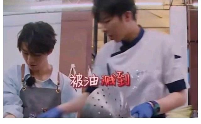 丁真|《中餐厅》丁真被节目组问厨艺，他笑笑不说话，这个细节暴露心思