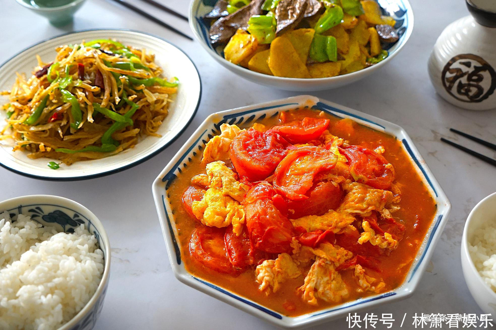 一家四口人，午餐只炒了三道菜，婆婆说比吃大鱼大肉更对胃口