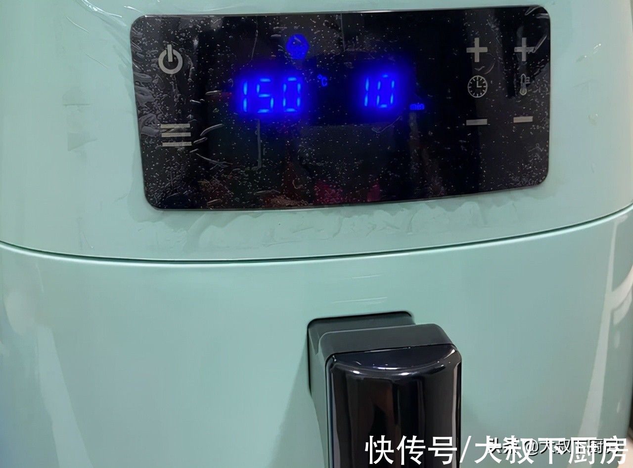 只需一个气炸锅!大叔教你自制海绵蛋糕,松软可口,超级好吃