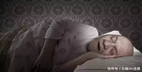 做好|血栓不是一天形成的,警惕四种表现,补3黄,做好4字,抵住血栓