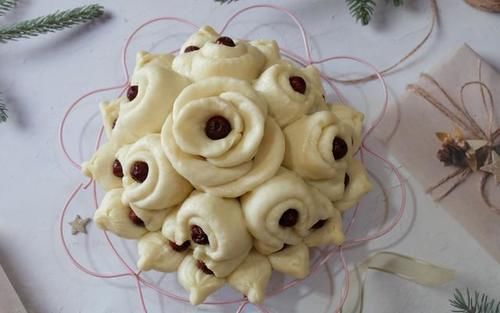 二十八把面发，揉面蒸花馍，甜蜜团圆过新年，愿家人喜乐安康