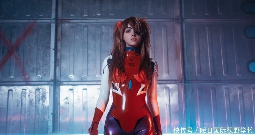 萌妹|俄罗斯萌妹:胶衣cos各种动漫角色,阿宅们却好奇为何会鼓包?