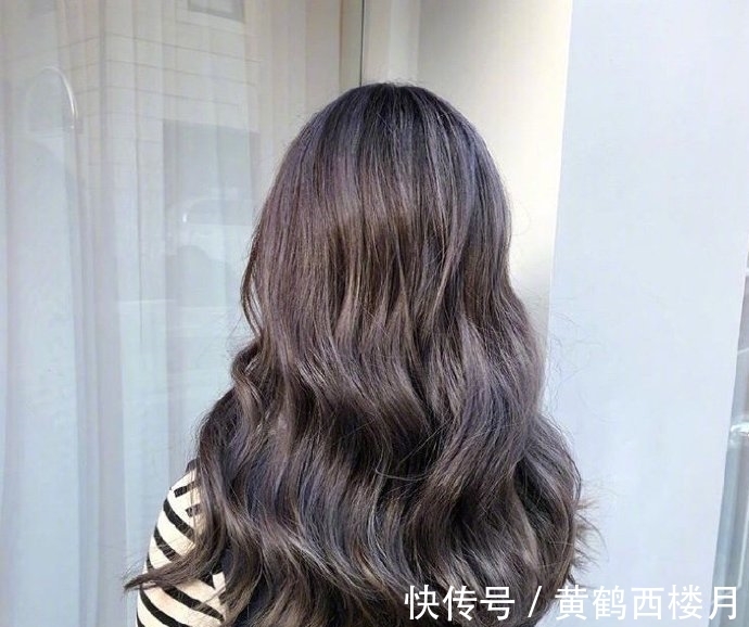 发型|今年流行这些女神烫发,简单又时髦,超有减龄感!