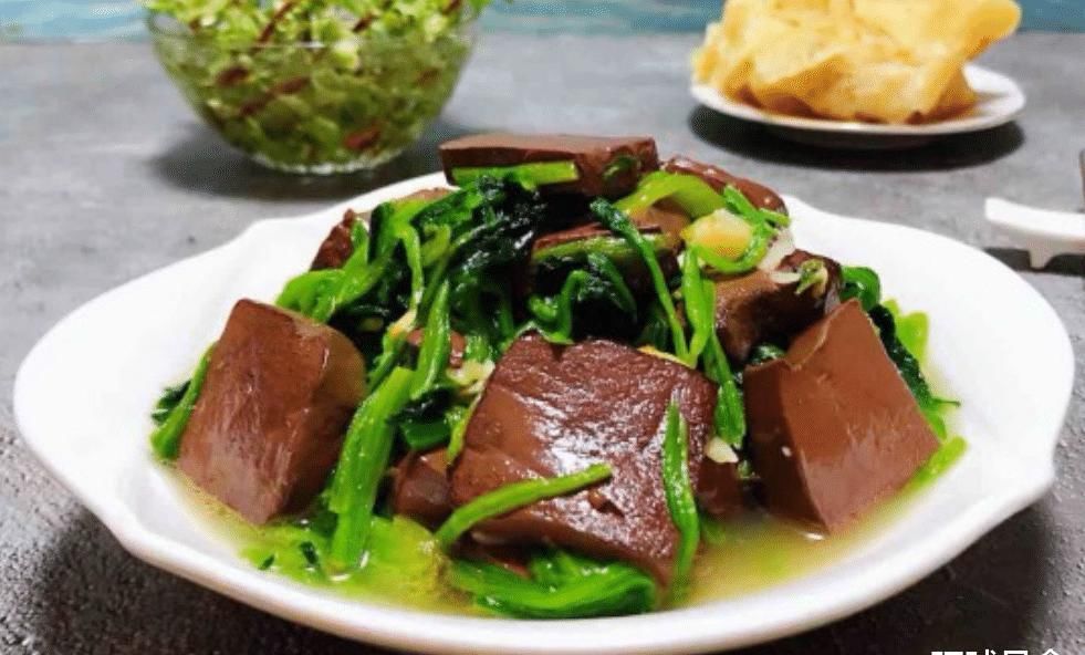 冬天,吃大鱼大肉不如它,简单炒一炒,补血补铁,不懂太可惜