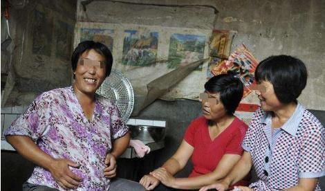 弟弟|“弟弟我养,那我儿子谁养”,大女儿绝望质问,却被父母无情嘲讽