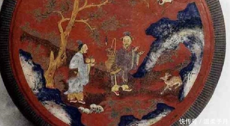 地边摊便宜买回红木盒,不小心弄破露出绿漆,没想到价值翻了百倍