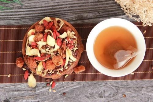 睡眠|失眠难入睡,半夜容易惊醒?常做4事,改善失眠,或能睡个好觉