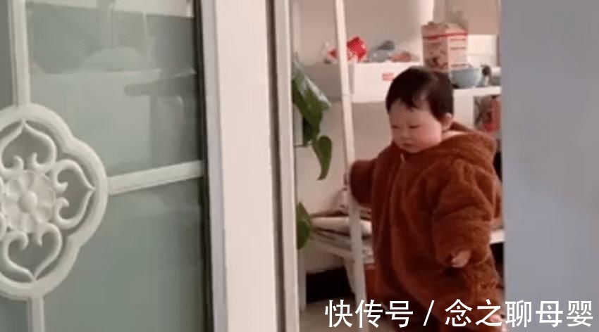 小姑娘|萌娃变身“人间警报器”火了,网友:邻居怕是每天都活在恐慌之中