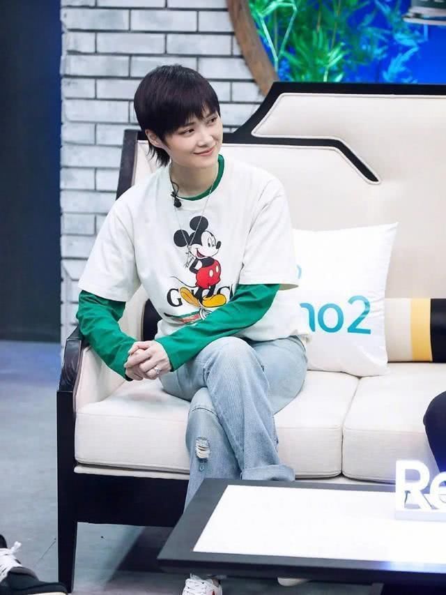 李宇春出席青你2总决赛亲身演绎百变舞台,暖心助力成团夜