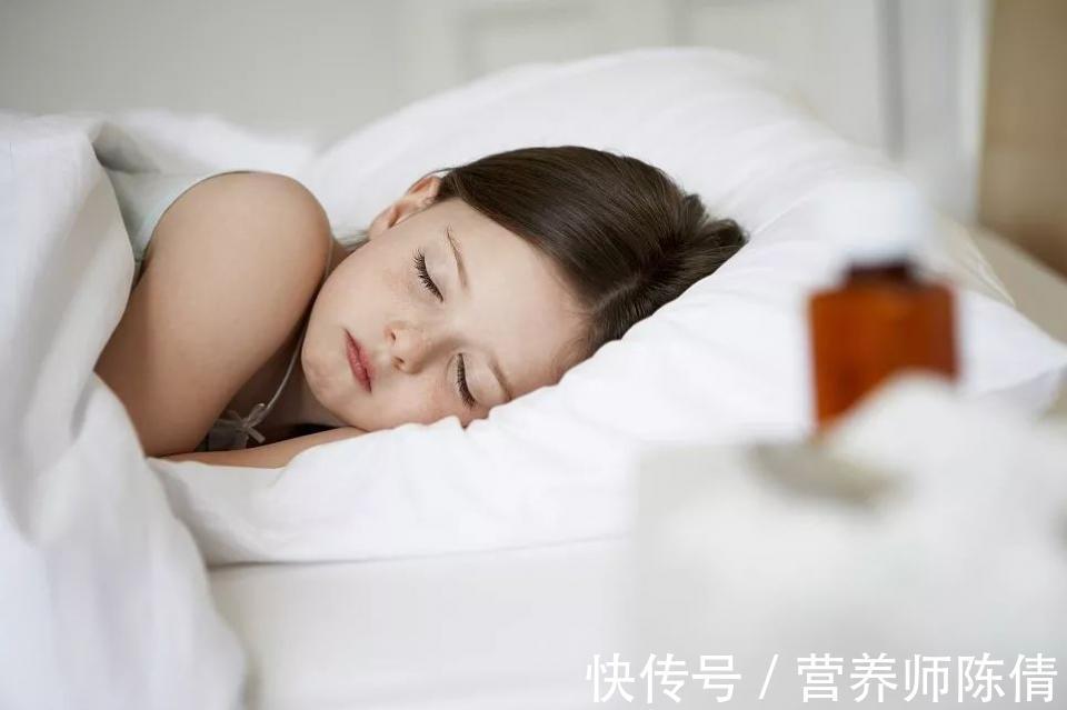 眼睛|暑假孩子近视度数飙升,这些防控近视的知识家长要知道