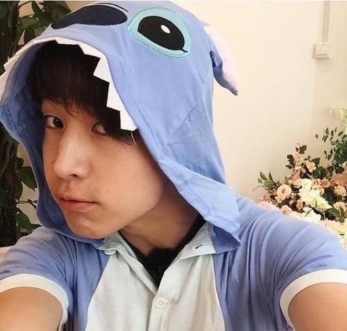 劉憲華|劉憲華公開自己加拿大的家，沙發(fā)配個卡通坐墊，生活有點(diǎn)太寒酸了