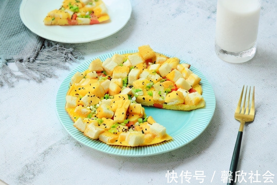 黑芝麻|吃剩的馒头别扔，搭配蛋液，做出好吃的馒头蛋饼，早餐好选择