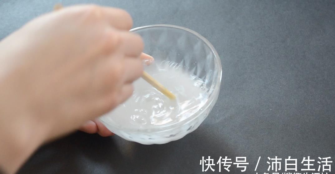 洗碗槽的排水口又脏又臭难清洗 用这个方法能帮你解决, 省钱又实用