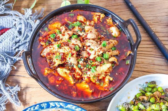 昨晚上弄了3个菜,两人吃了1锅饭,老公说这样吃下去会胖成球