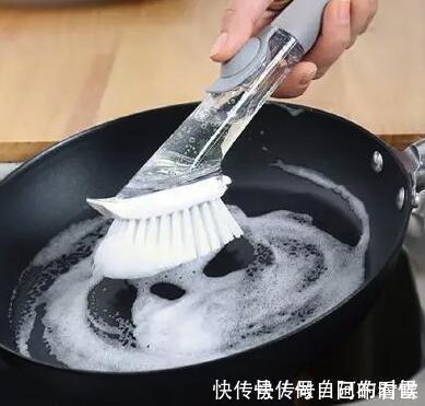 油渍|厨房油污别用钢丝球擦了！教你几个小妙招，厨房从此一尘不染