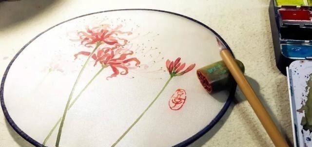 李煜!李煜在扇子上题了首诗送给宫女,宫女保存多年,短短28字句句扎心!