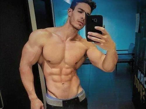 头发|24岁小伙因过度健身，大把头发掉落险些秃头，锻炼莫过度减肥都要有度