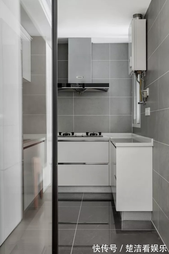 全屋|装修时房门别装单开门了，他家这么设计，让全屋瞬间放大一倍