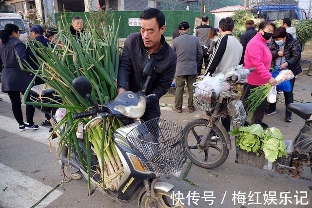 “老祖宗”留下来的“大葱保存法”，不干不空心，放半年也不坏