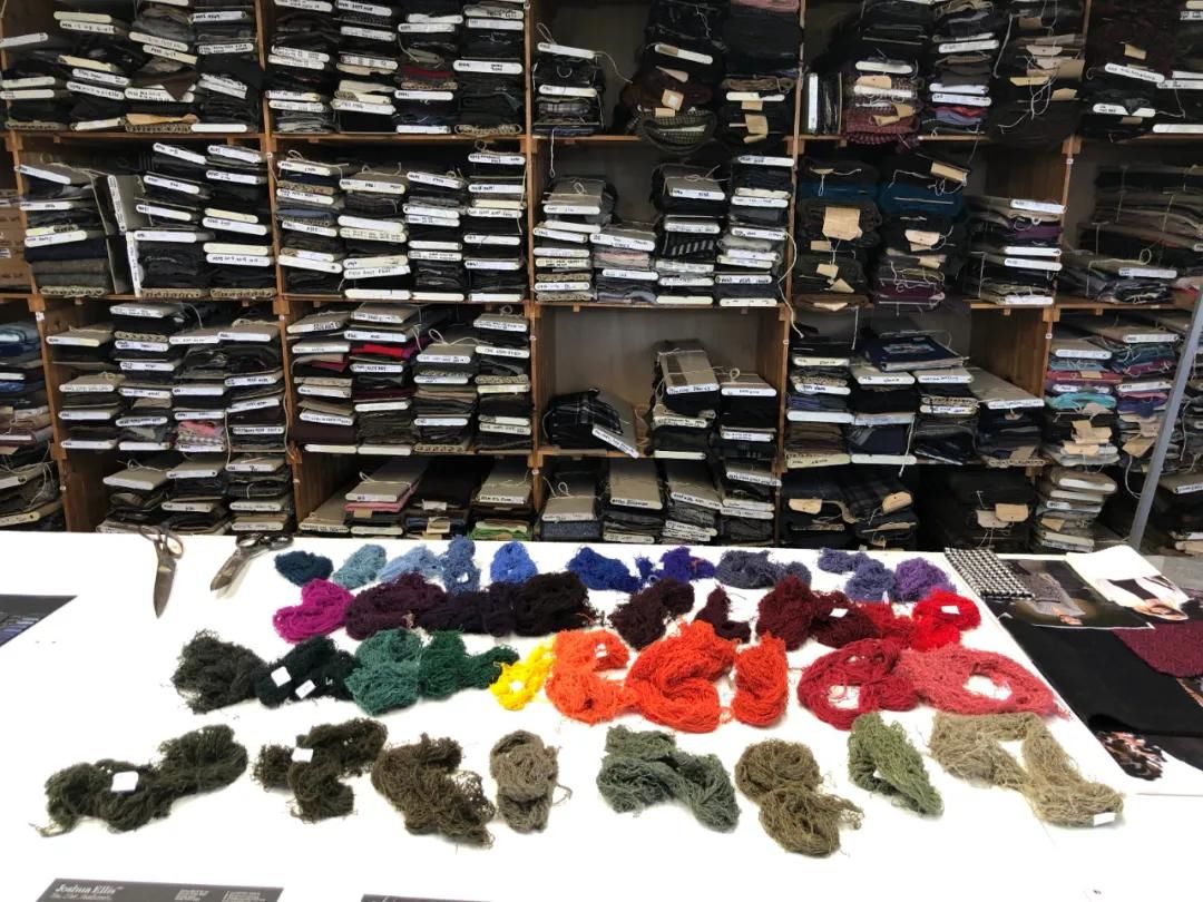  山羊|还在冲 Burberry？它才是更有“性价比”的羊绒围巾