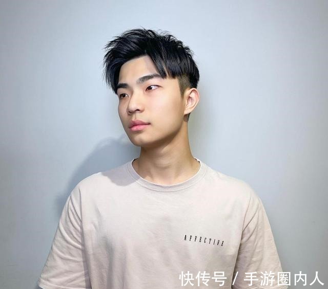 小飞机 进入理发店,男人不要随便乱剪,留这6款发型才更时髦帅气!