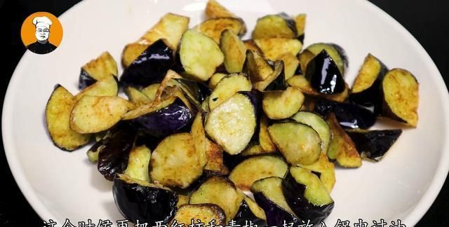 老刘|茄子和西红柿是绝配，简单一烧，酸甜开胃，软糯下饭