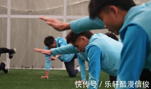高水平|冬训|济南兴洲职业足球俱乐部抵达贺州足球小镇