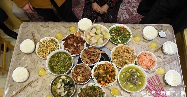 做年夜饭时,猪不椒、牛不韭、羊不料、鱼不蒜,牢记祖训错不了