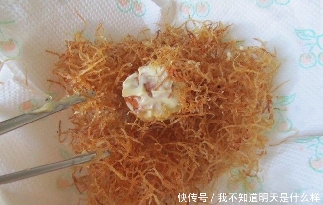 高颜值的年夜饭金丝绣球,食材简单做法讲究,外酥里嫩,香甜可口