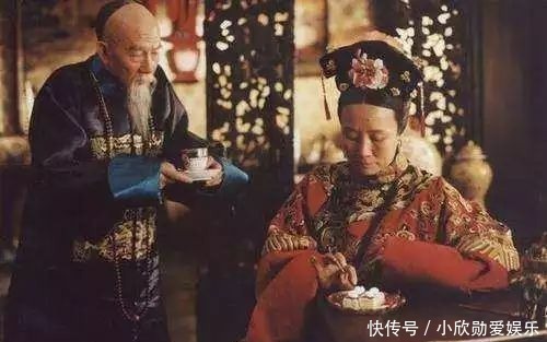 官场|对比一下左宗棠就知道，李鸿章纵横官场40年，到底贪了多少！