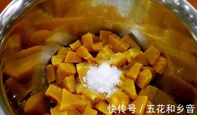 南瓜糊|外表金黄酥脆的糖心南瓜饼,软糯美味,是你不会后悔的选择!