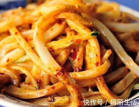 芝麻酱调稀，应该用水还是用油？教你2种做法，丝滑又香浓